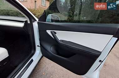 Внедорожник / Кроссовер Tesla Model Y 2020 в 