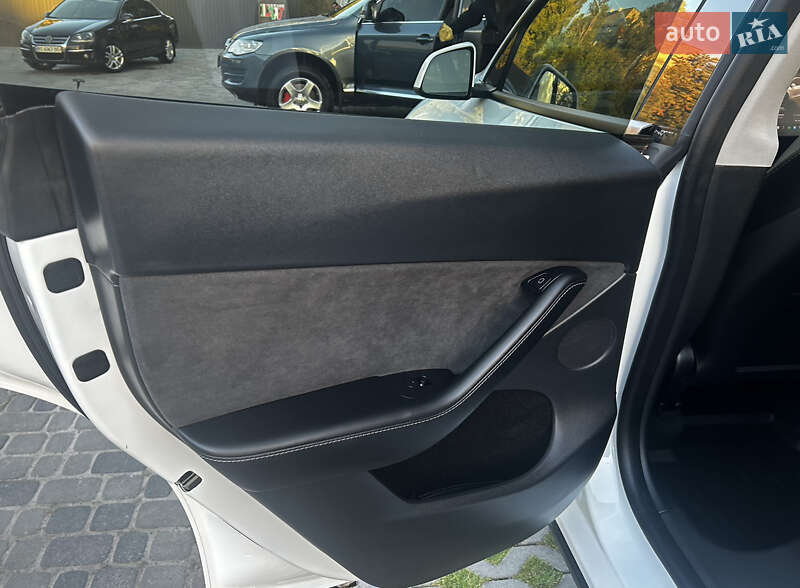 Внедорожник / Кроссовер Tesla Model Y 2022 в Тернополе