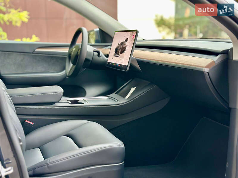 Позашляховик / Кросовер Tesla Model Y 2024 в Дніпрі