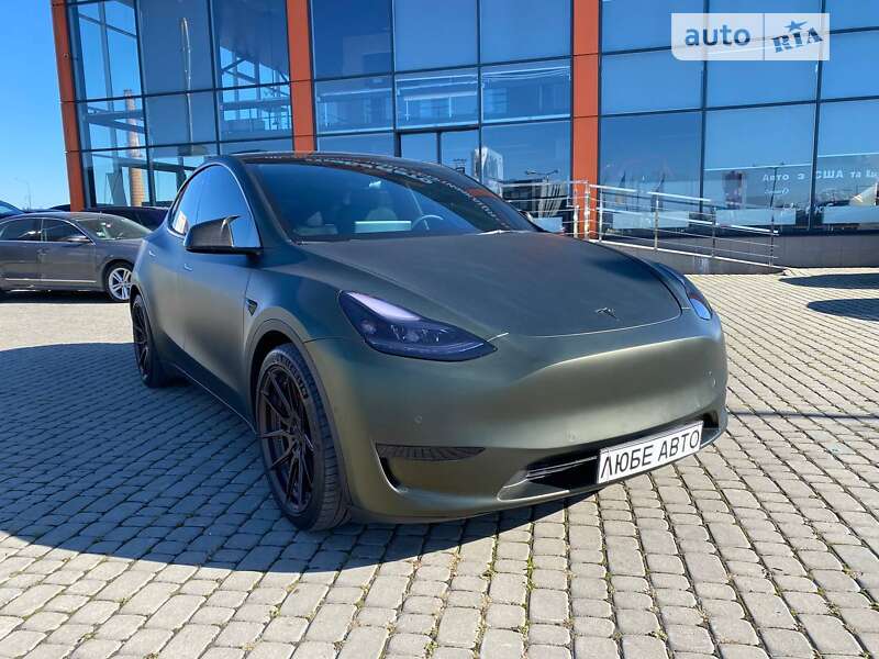 Tesla Model Y 