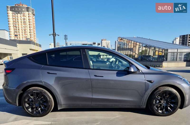 Внедорожник / Кроссовер Tesla Model Y 2021 в Киеве