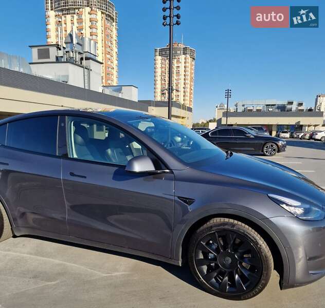 Внедорожник / Кроссовер Tesla Model Y 2021 в Киеве