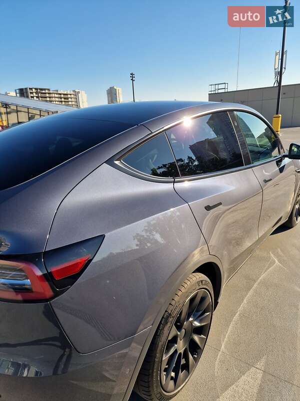 Внедорожник / Кроссовер Tesla Model Y 2021 в Киеве