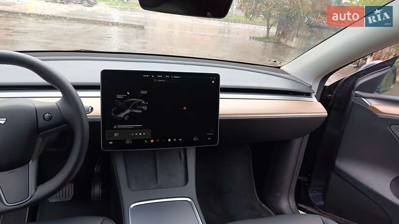 Позашляховик / Кросовер Tesla Model Y 2023 в Івано-Франківську