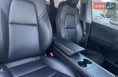 Внедорожник / Кроссовер Tesla Model Y 2021 в Львове
