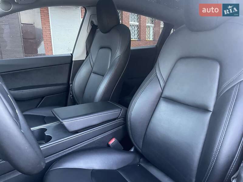 Позашляховик / Кросовер Tesla Model Y 2021 в Львові