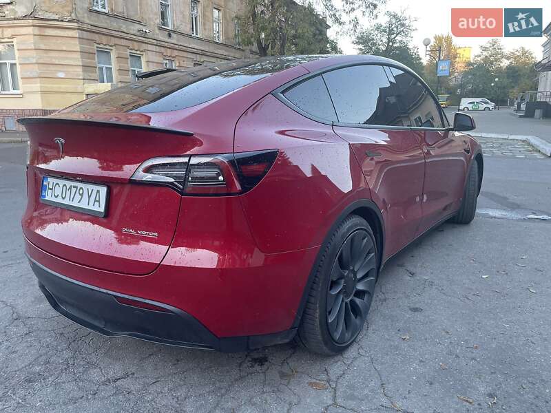 Позашляховик / Кросовер Tesla Model Y 2021 в Львові