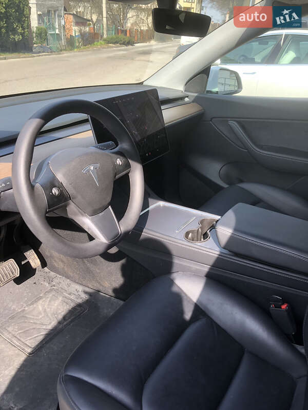 Позашляховик / Кросовер Tesla Model Y 2021 в Львові