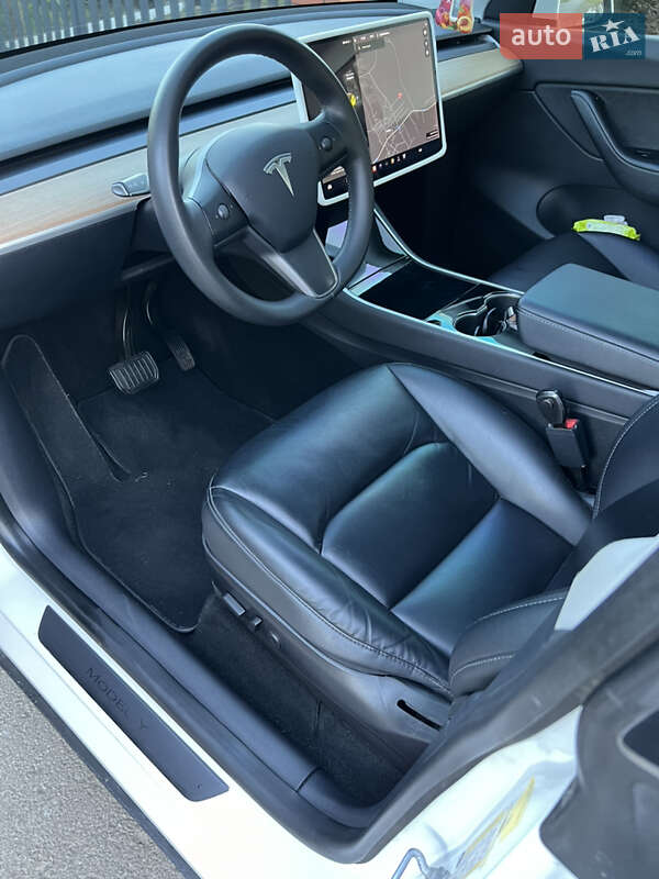 Позашляховик / Кросовер Tesla Model Y 2020 в Івано-Франківську
