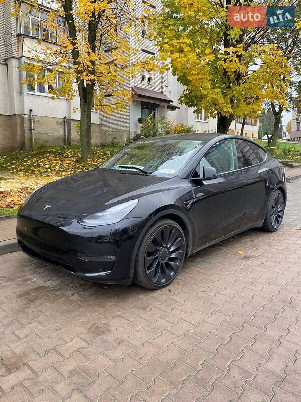 Tesla Model Y 2022