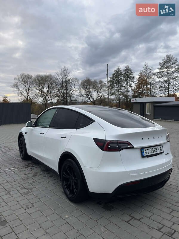 Позашляховик / Кросовер Tesla Model Y 2021 в Івано-Франківську