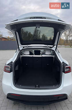 Внедорожник / Кроссовер Tesla Model Y 2021 в 