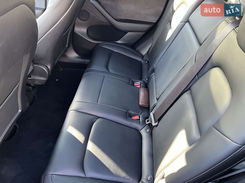 Внедорожник / Кроссовер Tesla Model Y 2021 в Днепре