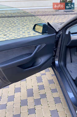 Внедорожник / Кроссовер Tesla Model Y 2022 в 