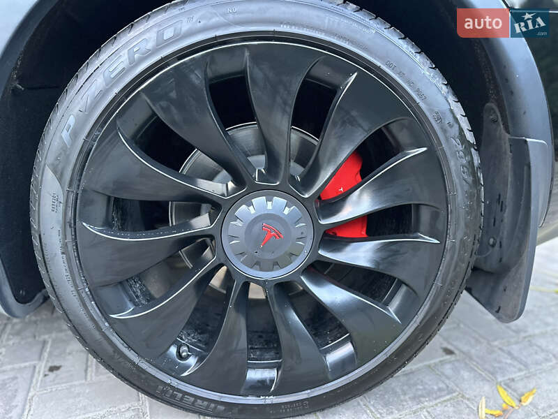Позашляховик / Кросовер Tesla Model Y 2022 в Кривому Розі