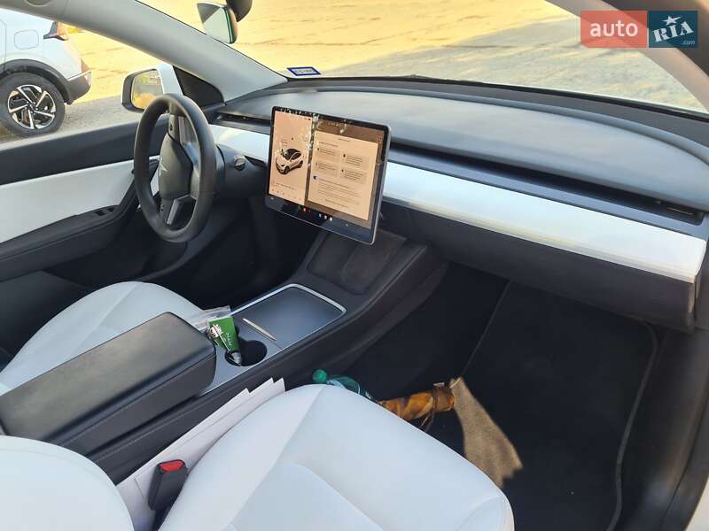 Позашляховик / Кросовер Tesla Model Y 2021 в Новомосковську