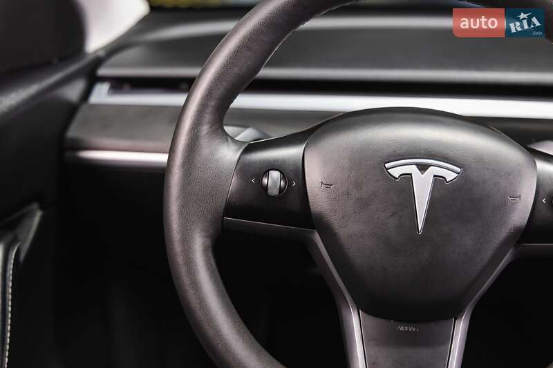 Позашляховик / Кросовер Tesla Model Y 2021 в Луцьку