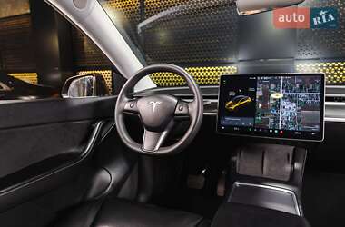 Внедорожник / Кроссовер Tesla Model Y 2021 в 