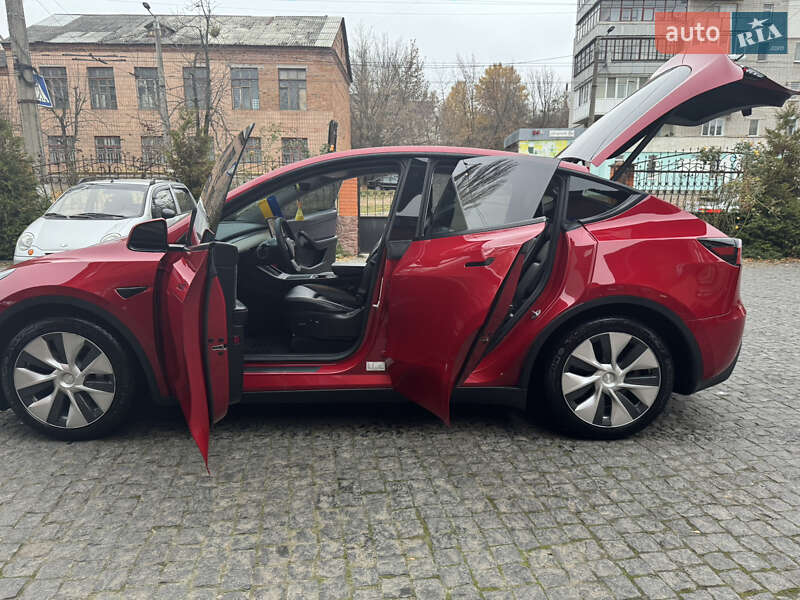 Внедорожник / Кроссовер Tesla Model Y 2022 в Киеве