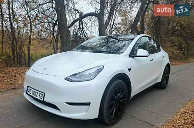 Позашляховик / Кросовер Tesla Model Y 2021 в Дніпрі