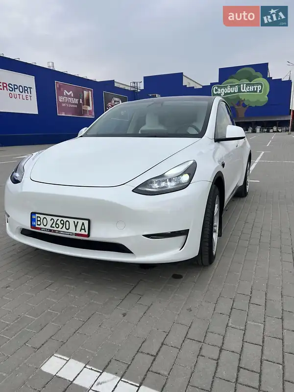 Tesla Model Y 2022