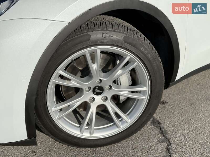 Позашляховик / Кросовер Tesla Model Y 2020 в Дніпрі