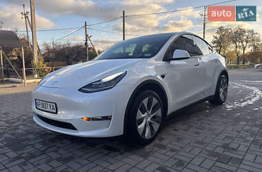 Внедорожник / Кроссовер Tesla Model Y 2021 в 