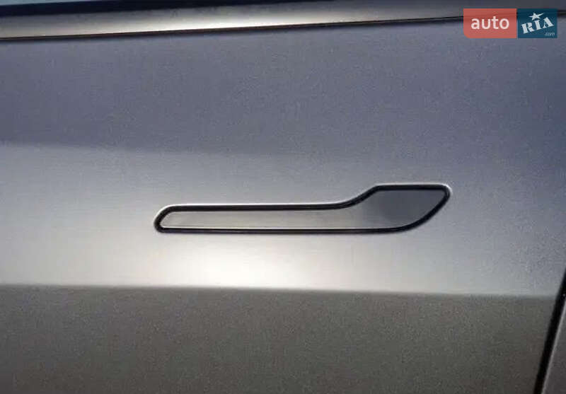 Внедорожник / Кроссовер Tesla Model Y 2023 в Киеве