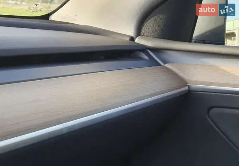 Внедорожник / Кроссовер Tesla Model Y 2023 в Киеве