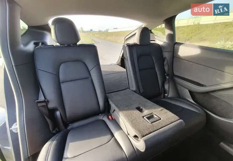 Внедорожник / Кроссовер Tesla Model Y 2023 в Киеве