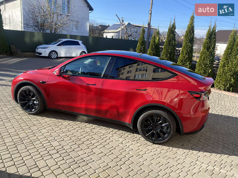 Позашляховик / Кросовер Tesla Model Y 2021 в Львові