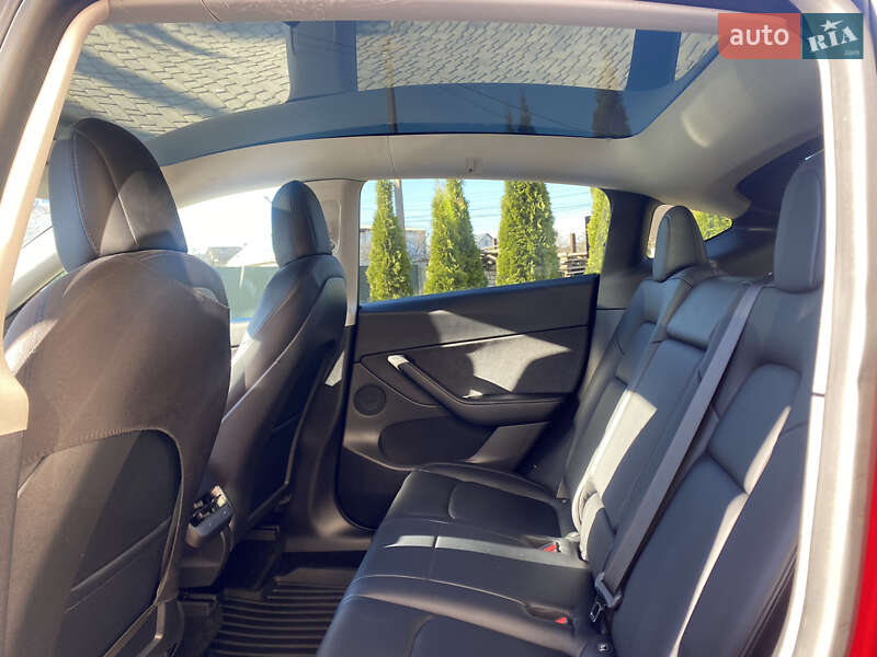 Позашляховик / Кросовер Tesla Model Y 2021 в Львові
