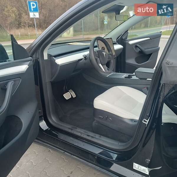 Позашляховик / Кросовер Tesla Model Y 2022 в Львові