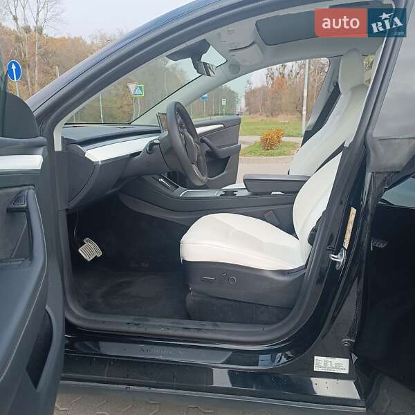Позашляховик / Кросовер Tesla Model Y 2022 в Львові