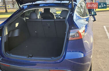 Внедорожник / Кроссовер Tesla Model Y 2021 в 