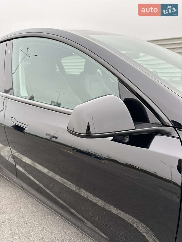 Внедорожник / Кроссовер Tesla Model Y 2023 в Львове