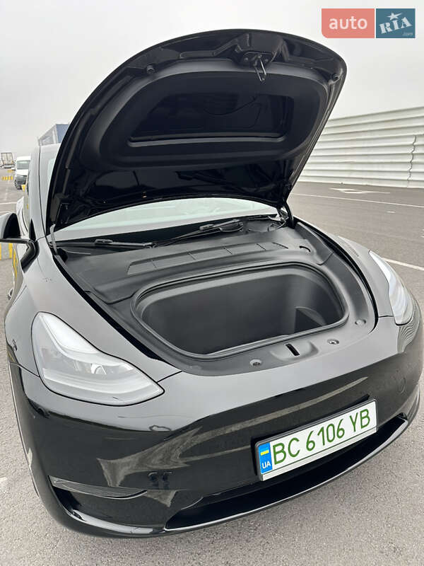 Внедорожник / Кроссовер Tesla Model Y 2023 в Львове