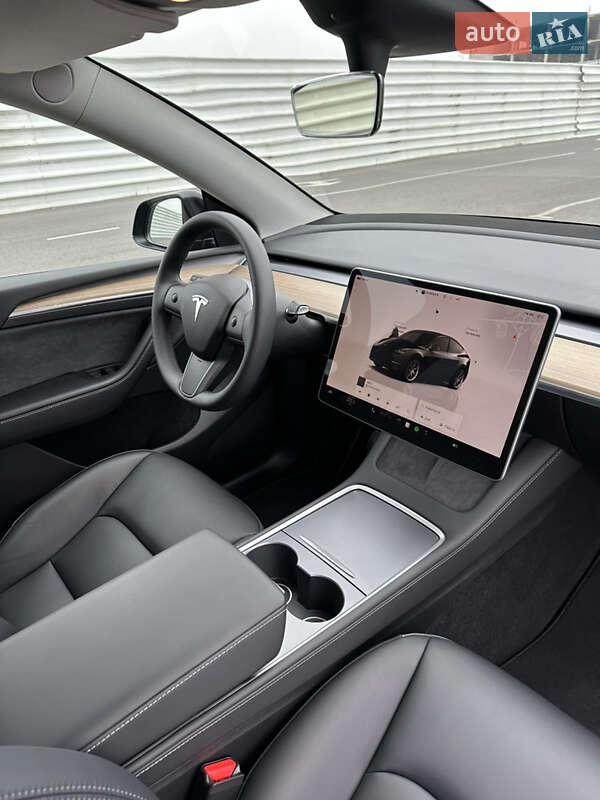 Внедорожник / Кроссовер Tesla Model Y 2023 в Львове