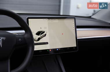 Внедорожник / Кроссовер Tesla Model Y 2021 в 