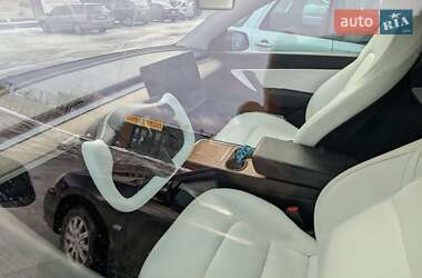 Внедорожник / Кроссовер Tesla Model Y 2021 в Киеве