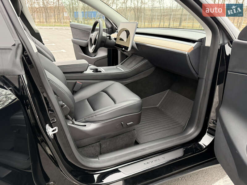 Внедорожник / Кроссовер Tesla Model Y 2022 в Днепре