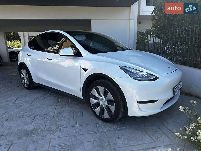 Tesla Model Y 2021