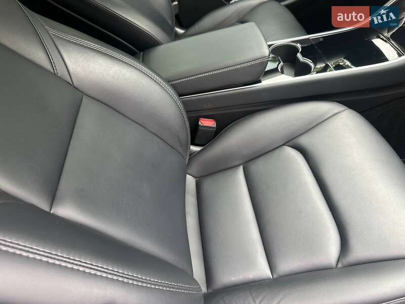 Позашляховик / Кросовер Tesla Model Y 2020 в Олевську
