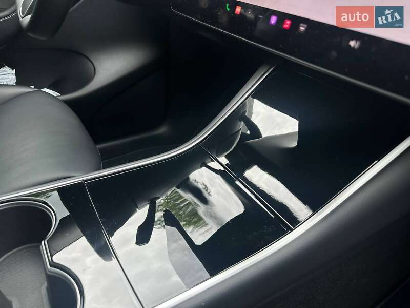 Позашляховик / Кросовер Tesla Model Y 2020 в Олевську