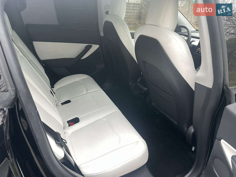 Позашляховик / Кросовер Tesla Model Y 2021 в Запоріжжі