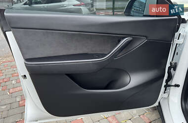 Внедорожник / Кроссовер Tesla Model Y 2021 в 