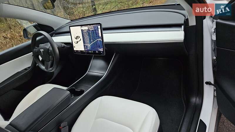 Внедорожник / Кроссовер Tesla Model Y 2020 в Киеве