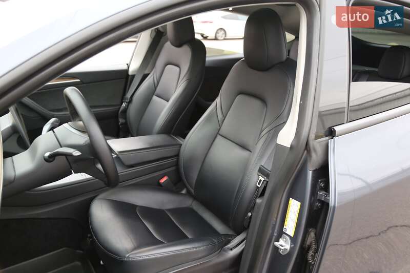 Внедорожник / Кроссовер Tesla Model Y 2023 в Киеве