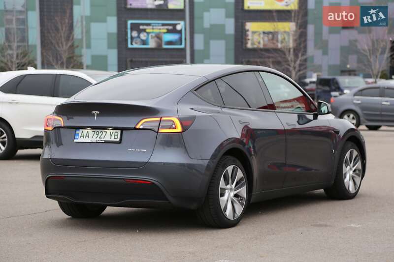 Внедорожник / Кроссовер Tesla Model Y 2023 в Киеве