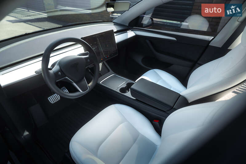 Позашляховик / Кросовер Tesla Model Y 2023 в Полтаві фото 10 Позашляховик / Кросовер Tesla Model Y 2023 в Полтаві